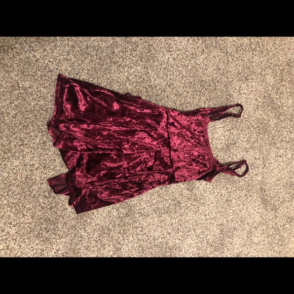 2 Velvet Outfits - Picture 5 of 7